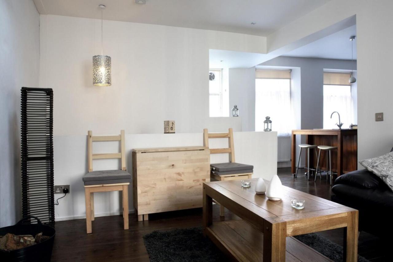 Central Apartment For The Fringe Edinburg Exteriör bild